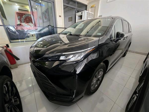 تويوتا سيينا 2023 للبيع في العراق - اربيل